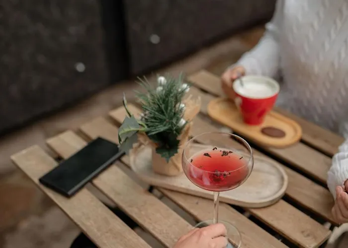 Ned Готель Грац